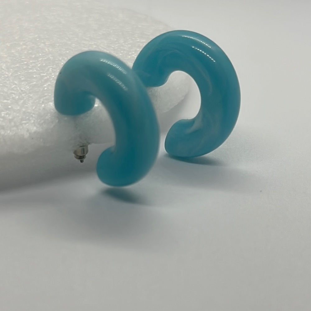 Chic Sky Blue Resin Hoop Earrings - Brand New 1.1" Chunky Statement Earrings - Picture 12 of 16